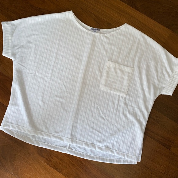 ❤️OVERSIZED SHORT SLEEVE BOXY BLOUSE❤️ - Picture 2 of 8